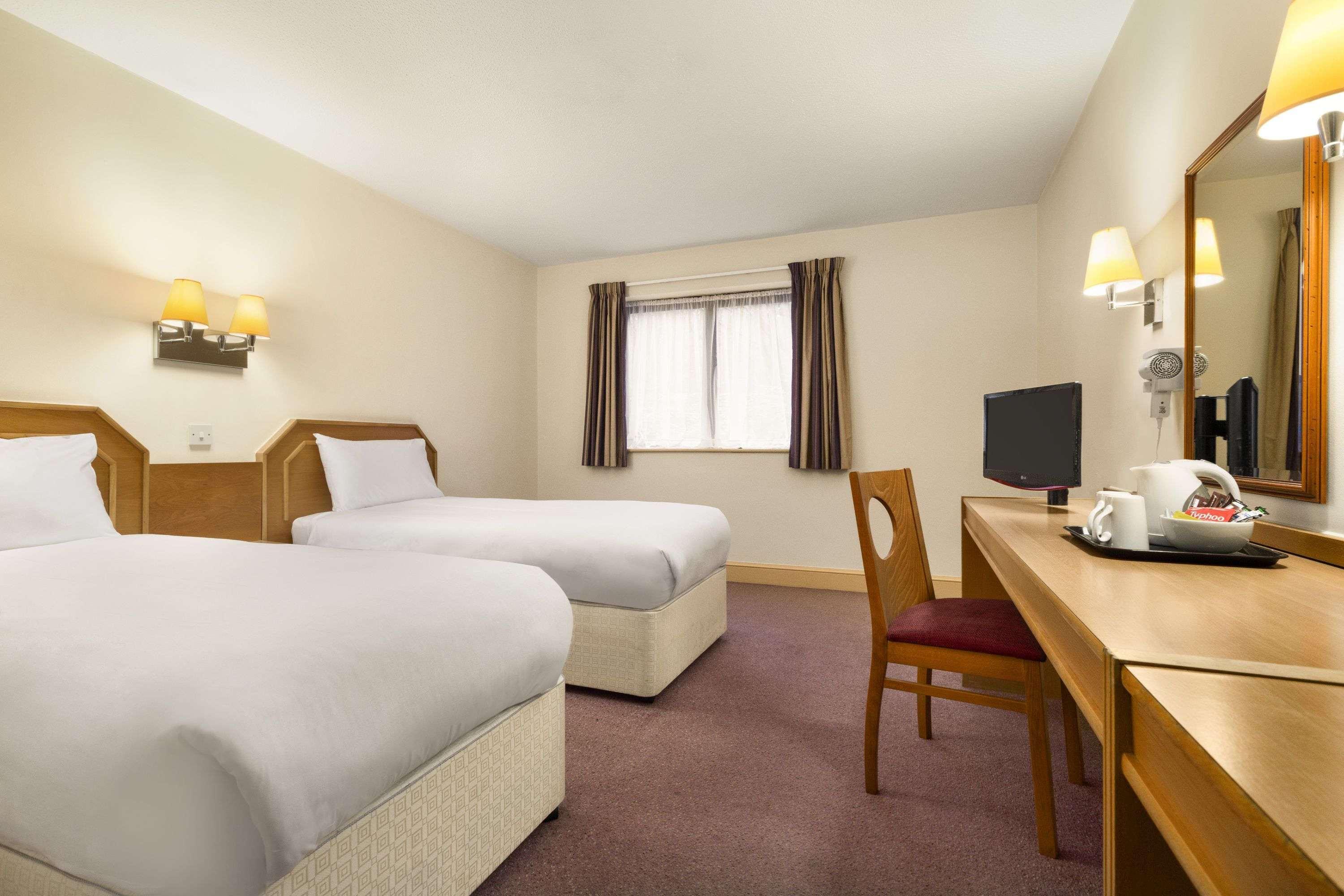 Hotel Days By Wyndham Sevenoaks Clacket Lane 3*