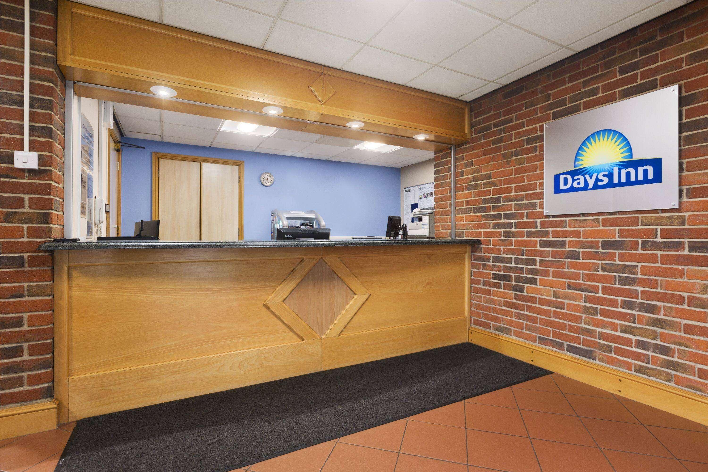 Days By Wyndham Sevenoaks Clacket Lane Hotel