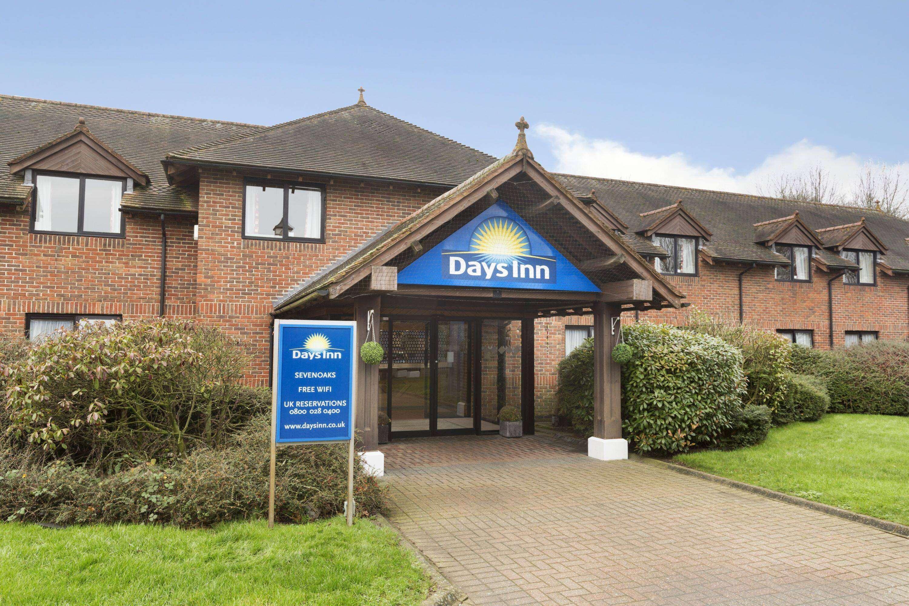 Days By Wyndham Sevenoaks Clacket Lane Hotel 3*